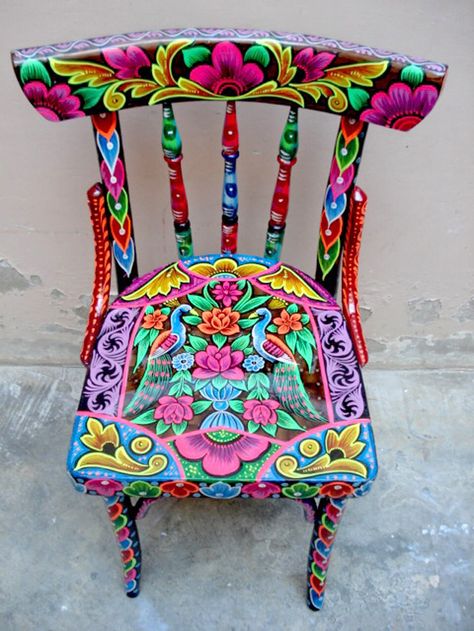 Mexico Boho, Hand Painted Chairs, Painted Chair, Mexican Decor, Truck Art, Deco Boheme, Painted Chairs, Art Chair, Style Deco