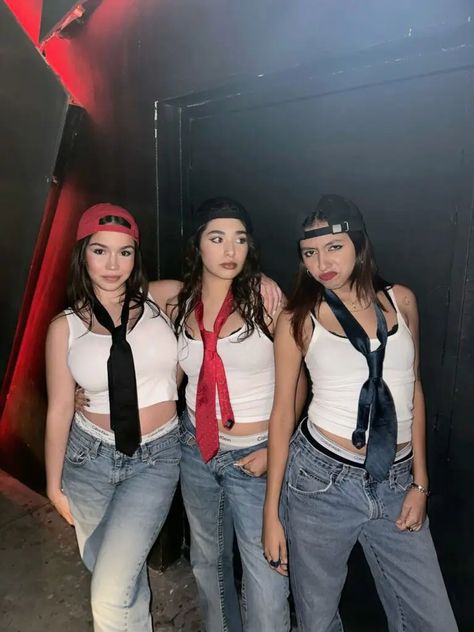 26 Creative Trio Halloween Costumes for 2024 Carnival Ideas Costumes, Carnival Costumes Ideas Women Outfit, Magic Mike Costume Women, Easy Trio Halloween Costumes, Carnival Costumes Ideas, Trio Outfit Ideas, Magic Mike Costume, Carnival Outfit Ideas, 21 Trio