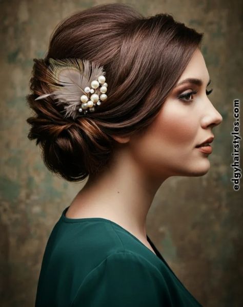 Glamorous 1920S Hairstyles: 10 Vintage Looks For Timeless Elegance #1920shair #1920shairstyles #vintagehair #vintagehairstyles #vintagehairstyle #retrohair #retrohairstyles #1920s #hair #hairstyle #hairstyles #haircut #haircuts #haircutsforwomen #hairstylesforgirls #hairstyling #hairstylesforwomen #hairideas #hairstyleideas 20s Wedding Hairstyles, 1920s Low Bun, Prohibition Hairstyles Women, 1920s Updo Hairstyles, 1920s Hair Long Gatsby, 1920s Hair Long, Victorian Era Hair, Juliet Hair, 1920s Wedding Hair