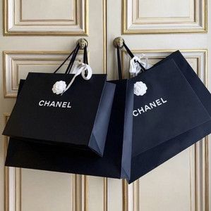 Chanel Aesthetic, Super Rich Kids, Coach Horse And Carriage Tote, Bags Aesthetic, The Perfect Guy, Rich Kids, High Society, Old Money Aesthetic, Oui Oui