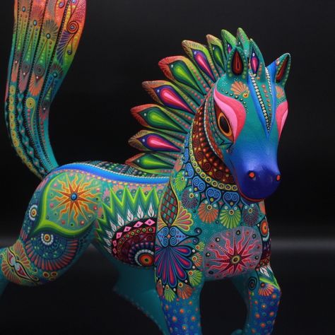 Alebrije Caballo Azul. - Galería Lamanai Coyote Howling, Howling At The Moon, Oaxaca City, Howl At The Moon, Traditional Mexican, Mexican Art, The Wisdom, Featured Art, Dia De Muertos