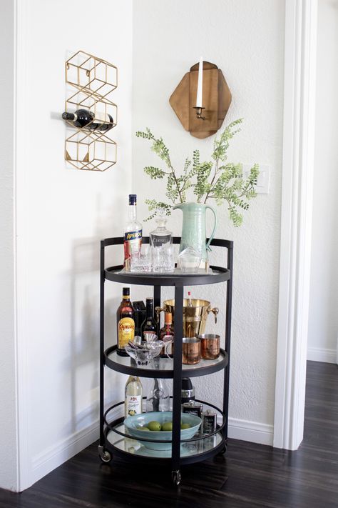 Metal Bar Cart, Apartment Decorating Living, Future Apartment Decor, Home Bar Decor, Apartment Decor Inspiration, Decor Home Living Room, Apartment Inspiration, Living Room Decor Apartment, Metal Bar