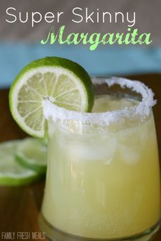 Super Skinny Margarita - FamilyFreshMeals.com Lemon Lime Water, Flavored Sparkling Water, Decorações Com Comidas, Family Fresh Meals, Sour Mix, Margarita Recipes, Alcohol Drink Recipes, 100 Calories, How To Squeeze Lemons