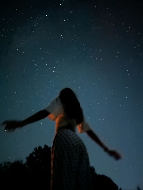 #stars #instagram #milkyway #starry #aesthetic #glamping #night #fall #girl Magical Night Aesthetic, Woman Night Aesthetic, Date Under The Stars Aesthetic, Grainy Photos Aesthetic, Aesthetic Star Pictures, Stargaze Aesthetic, Feel Free Aesthetic, Feel Good Aesthetic Photos, Star Goddess Aesthetic