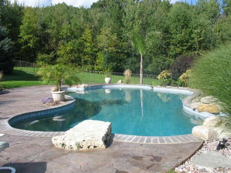 Jumping Rocks For Pool, Diving Rocks For Pools, Pool With Jumping Rock, Rock Pool Aesthetic, Pool With Slide And Jumping Rock, Themed Backyard, Backyard Pool Design, Company Building, Swimming Pool Construction