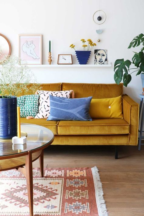 12 Rooms Where a Colorful Couch Steals the Show Colorful Couch, Yellow Sofa, Decor Ikea, Design Del Prodotto, Retro Home Decor, A Living Room, Retro Home, Window Seat, Living Room Inspiration