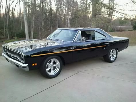 Bici Retro, Plymouth Muscle Cars, Plymouth Road Runner, Old Muscle Cars, Dodge Muscle Cars, Mopar Cars, Mopar Muscle Cars, Plymouth Roadrunner, Vintage Muscle Cars