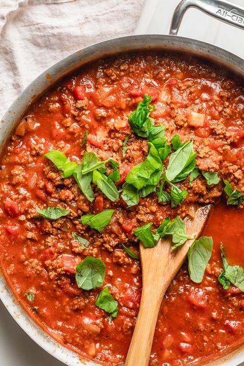 Canned Tomatoes {How to Cook with Them + Recipes} | FeelGoodFoodie Canned Tomato Recipes, Tomatoes And Chicken, Pasta Bolognese Recipe, Canned Diced Tomatoes, Tomato Tortellini Soup, Chicken Cacciatore Recipe, Stuffed Pepper Casserole, Recipes Italian, Italian Sausage Recipes