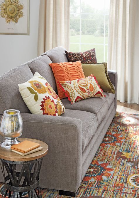 Time To Turn Your Home Into A Sweet Fall Escape Fall Living Room Decor Warm Colors, Burnt Orange Living Room, Living Room Shades, Dnevna Soba, Living Room Decor Gray, Fall Living Room Decor, Fall Living Room, Sofa Pillows Arrangement, Living Room Orange