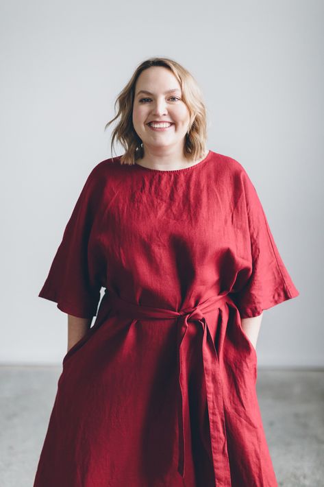 plus size linen dress @linenfox Linen Dress Plus Size, Casual Linen Summer Dresses, Plus Size Linen Outfits, Linen Clothes Plus Size, Linen Dresses Plus Size, Plus Size Linen Dress, Fall Weekend Outfits, Linen Plus Size, Neon Prom Dresses