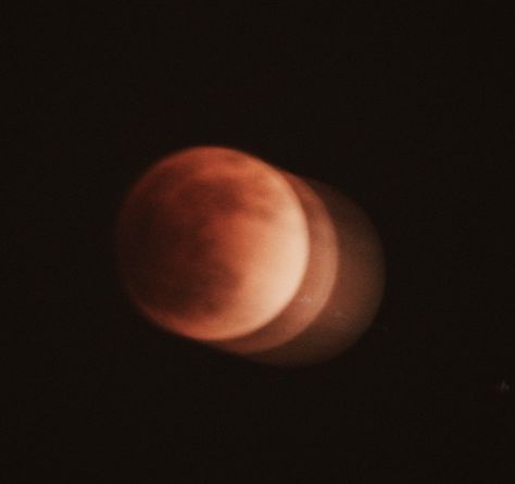 Moon Crescent Aesthetic, Twlight Eclipse Aesthetic, Moon Eclipse Aesthetic, Lunar Eclipse Aesthetic, Eclipse Core, Blood Moon Aesthetic, Aesthetic Eclipse, Solar Eclipse Aesthetic, Loona Core