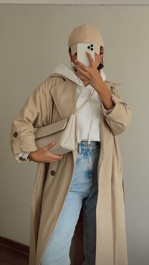 Beige Coat Outfit, Beige Trench Coat Outfit, Trench Outfit, Coat Outfit Casual, Trench Coat Beige, Trench Beige, Raincoat Outfit, Ny Outfits, Trench Coat Outfit