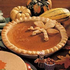 Pie Decoration, Traditional Pumpkin, Homemade Pumpkin Pie, Custard Filling, Pumpkin Pie Recipes, Pastry Blender, Vintage Recipes, Pie Recipes, Thanksgiving Recipes