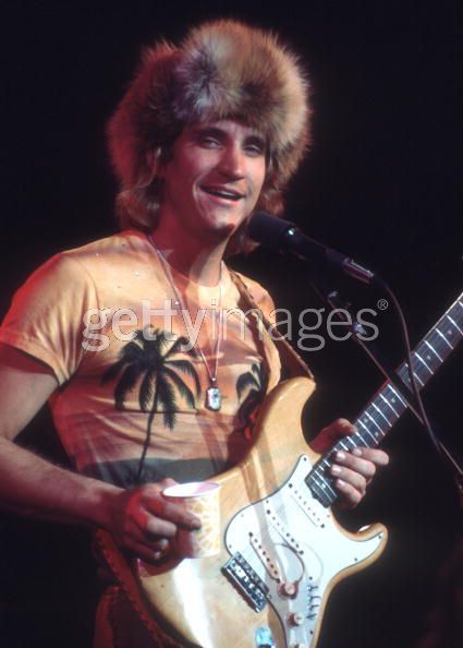 Joe Walsh Joe Walsh 70s, Stevie Nicks And Joe Walsh, Harry Welsh Band Of Brothers, Joe Walsh Eagles, Johnny Cash Middle Finger, How Ya Doin, History Of The Eagles, Eagles Music, Glenn Frey 70s Eagles Band