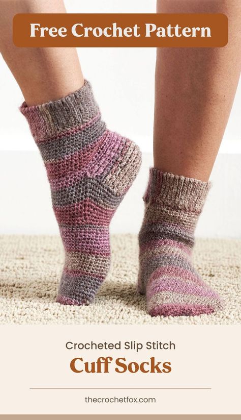 Keep your feet warm and cozy by making this comfy striped crochet socks that makes for a fantastic last-minute DIY crochet gift for friends and family. | More free crochet patterns at thecrochetfox.com Slipper Sock Crochet Pattern Free, Crochet Wool Socks Free Pattern, Crochet Socks Free Pattern, Crochet Sock Pattern Free, Easy Crochet Socks, Crocheted Slippers, Crazy Crochet, Crochet Socks Pattern, Crochet Slippers Free Pattern