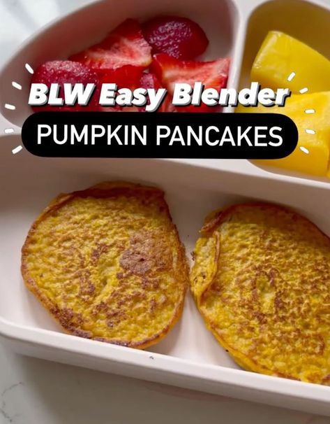 These pumpkin pancakes are the perfect fall breakfast and can be whipped up very quickly perfect on a busy morning. These baby-friendly pancakes are sweetened with bananas and have no added sugar. My baby loved these and... Blw Pumpkin Pancakes, Baby Pumpkin Pancakes, Pumpkin Pancakes For Baby, Blw Snacks, Pumpkin Baby Food, Led Weaning Recipes, Squash Pancakes, Blw Recipes, Dude Food