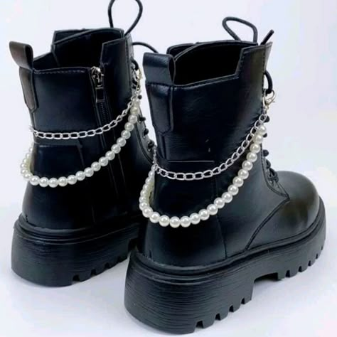 This 2 Pc Set Of Silver And Faux Pearl Boot/Shoe Decor Chain Is Both Lightweight And Fashionable. Dress Up Any Pair Of Boots.Hot And Trending. Did I Also Mention Absolutely Freaking Adorable. Give Those Pair Of Old Boots A Bbl. This Set Of Aluminum Link Chained Shoe Decorations Will Quickly Turn Heads. Durable Fashionable And Lightweight. 9.8" Inches Long. Accepting Reasonable Offers. Bundle Your Likes For Bigger Discount Savings. (Set Of 2 Chains). Shoes Accessories Ideas, Boot Accessories Diy, Shoe Chains Diy, Shoe Chains, Doc Boots, Emo Shoes, Shoe Accessories Diy, Chain Boots, Shoe Chain