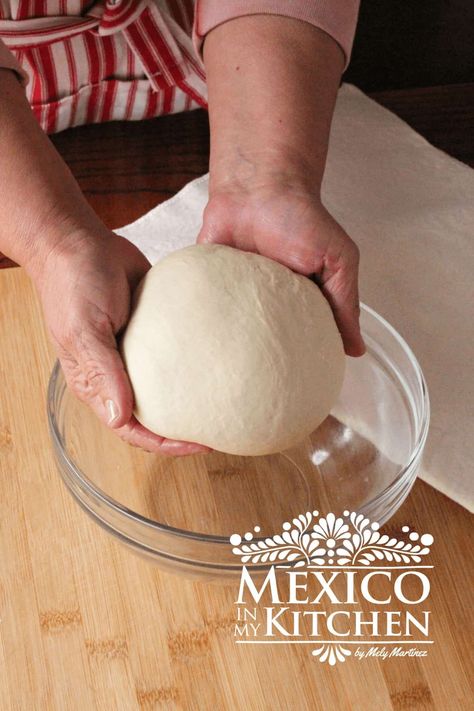 Make your own flour tortillas with step to step instructions in a matter of minutes. Authentic Flour Tortilla Recipe, Masa Tortilla Recipe, Flour Tortilla Recipe Mexican, Easy Flour Tortillas, Soft Tortilla Recipe, Make Flour Tortillas, Tortillas Recipes, Mexican Flour Tortillas, Tortillas Homemade