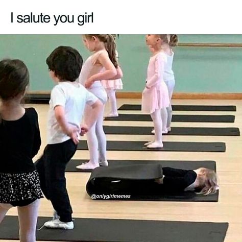 Funny Yoga Pictures, Yoga Humor, Feminist Design, Dark Sense Of Humor, Girl Memes, Disney Photos, Yoga Quotes, Funny Kids, Funny Photos