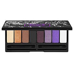 Kat Von D True Love palette Sadly discontinued but the Poetica palette is almost identical. Kat Von D Palette, Kat Von D Eyeshadow, Best Natural Makeup, Eyeshadow Set, Kat Von D Makeup, Birthday Makeup, Black Eyeshadow, True Romance, Kesha