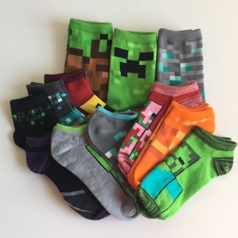 Gamercore Outfits, Creeper Outfits, Minecraft Clothes, Geeky Clothes, Silly Clothes, Silly Socks, Fire Fits, Cute Socks, Creepers