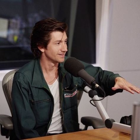 Alex Turner Green Jacket, Alex Turner Icon, Alex Turner Arctic Monkeys, Mechanic Jacket, Mechanics Jacket, The Last Shadow Puppets, Monkey 3, Last Shadow, Celebrity Skin