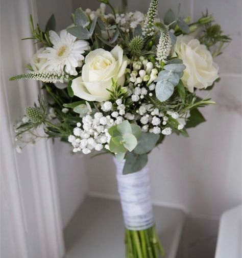 Cream Bridal Bouquet, Cream Wedding Bouquet, Bouquet With Roses, Small Wedding Bouquets, Simple Wedding Bouquets, Fresh Wedding Flowers, Rose Bridal Bouquet, England Photography, Flowers And Greenery