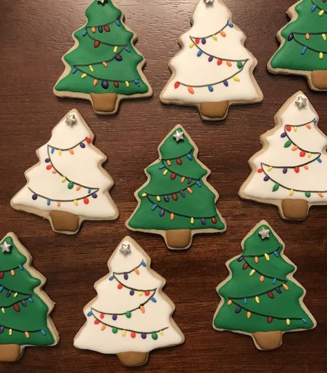 Christmas Tree Sugar Cookies - Etsy Christmas Sugar Cookie Designs, Christmas Tree Sugar Cookies, Tree Sugar Cookies, Theme Writing, Christmas Sugar Cookies Decorated, 2 Cookies, Holiday Sugar Cookies, Sugar Cookie Royal Icing, Royal Icing Recipe