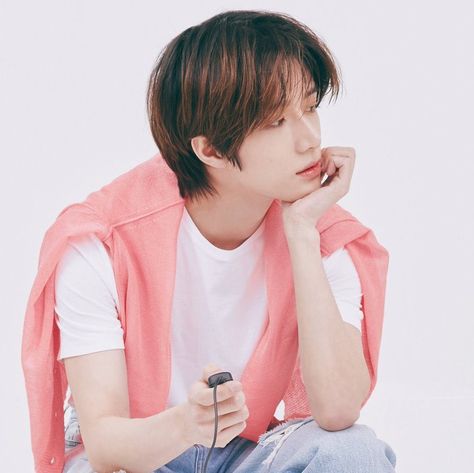 Beomgyu Pink, Im A Dreamer, Magic Island, Txt Beomgyu, 90s Aesthetic, Pink Wallpaper, My Only Love, Cute Icons, Animal Crossing