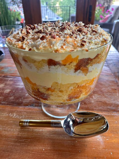 Creamy Coconut Trifle - Easy DIY Recipes Coconut Trifle Desserts, Coconut Cream Trifle, Coconut Trifle, Trifle Easy, Homemade White Cakes, Trifle Dish, Coconut Pudding, Cake Base, Store Bought Cake