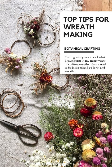 Dry Wreath Diy, Small Dried Flower Wreath, Dried Gomphrena Wreath, Wreaths With Dried Flowers, Making Dried Flower Wreath, Dried Floral Wreaths Diy, Dried Flower Wreath Diy Fall, Foraged Wreath Diy, Dried Floral Wreaths How To Make