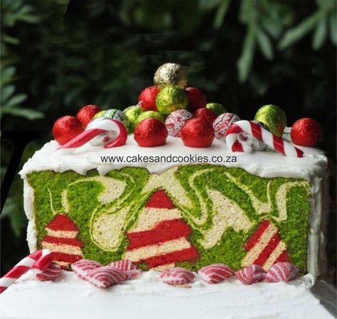 Candy Cane Cake Inside Xmas - by Terry @ CakesDecor.com - cake decorating website Candy Cane Cake, Designer Cupcakes, Picture Cake, Surprise Inside Cake, Cake Inside, Inside Cake, Surprise Cake, Cake Christmas, Knysna