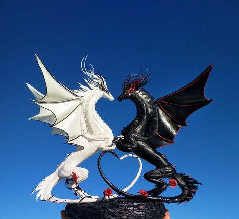 Fairytale Sculpture, Ren Faire Wedding, Dragons Cake, Dragon Wedding Cake, Dip Dye Wedding Dress, Dye Wedding Dress, Wiccan Wedding, Vampire Wedding, Dragon Painting