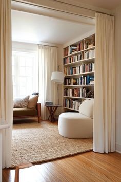 Curtain Separation Room Dividers, Bookcase Room Divider Ideas, Living Room Zones, Interior Decoration Ideas, Small Room Divider, Room Divider Bookcase, Sliding Room Dividers, Condo Living Room, Wing It