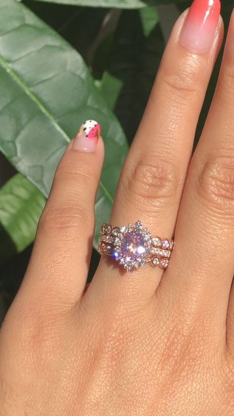 Lavender Wedding Ring, Lavender Engagement, Purple Wedding Rings, Purple Diamond Ring, Purple Engagement Rings, Amethyst Wedding Rings, Purple And Gold Wedding, Purple Sapphire Ring, Cute Engagement Rings