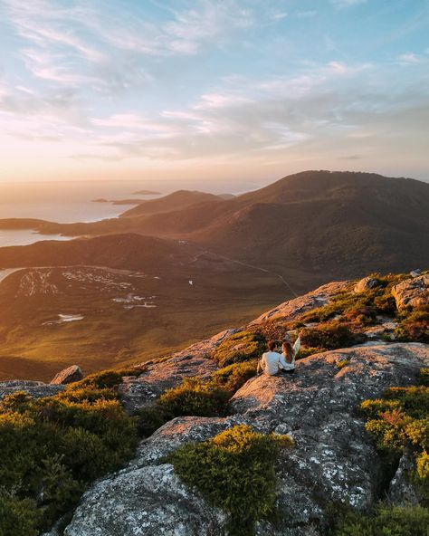 Sunsets in Wilsons Promontory 🧡 The hike up to Mount Oberon in Wilsons Promontory is definitely worth the view! This walk of 6.8km and 2h return takes you through lush forest (where you may encounter a wallaby or two 🦘). While you slowly climb the hill, suddenly you reach a 360 degree viewpoint that will leave you speechless. Do we have to say why you should go during sunset? • • • #victoria #wilsonspromontory #wilsonspromontorynationalpark #australia #gippsland #visitgippsland Yeppoon Queensland, The Grove Byron Bay, Wilsons Promontory, Coombe Lodge Blagdon, Wilsons Promontory National Park, Woolacombe Devon, Beautiful Sunset, Lush, Van Life