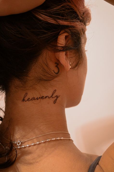 Bohemian Shoulder Tattoo, Heavenly Neck Tattoos, Love Yourself Tattoos For Black Women, Dreamgirl Tattoo, Cursive Words Tattoos, Name In Cursive Tattoo, Collar Bone Tattoo Quotes Strength, Tattoodo Ideas Women, Godspeed Tattoo On Neck