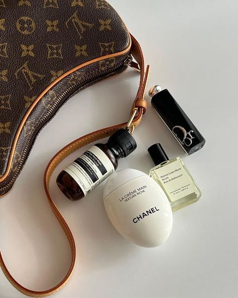 What's In My Bag Aesthetic, Skincare Photos, Aesop Skincare, Louis Vuitton Perfume, Chic Perfume, Story Content, Minimalist Skincare, Aesthetic Types, Details Aesthetic