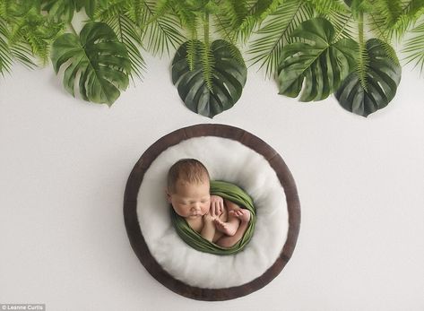 Born Baby Photos, Baby Boy Newborn Pictures, Baby Backdrop, Monthly Baby Pictures, Baby Boy Pictures, Newborn Shoot, Newborn Baby Photography, Photography Awards, Newborn Photoshoot