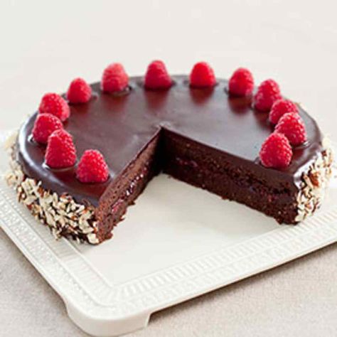 Chocolate-Raspberry Torte Sachet Torte, Chestnut Dessert, Sacher Torte Recipe, Sacher Cake, Torte Recipes, European Cakes, Mint Slice, Raspberry Torte, Torte Recipe