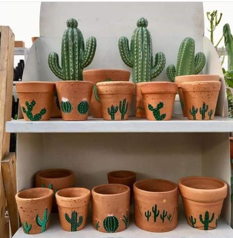 Cactus Photos, Cactus Clay, Flower Pot Art, Pot Painting, Painted Pots Diy, Cactus Diy, Painted Clay Pots, Flower Pot Crafts, Diy Plant Hanger