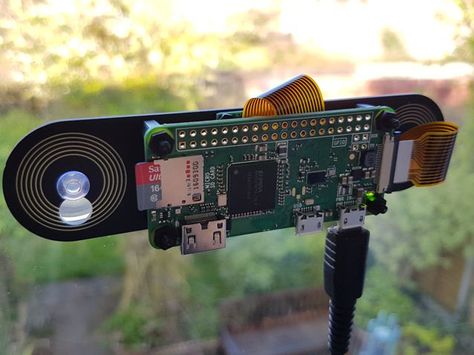 Cool Raspberry Pi Projects, Diy Security Camera, Retro Pi, Raspberry Projects, Camera Diy, Raspberry Pi Camera, Raspberry Pi Computer, Arduino Projects Diy, Raspberry Pi Zero