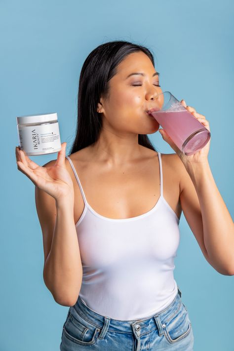 Tart ✨ Refreshing ✨ Hydrating ✨ Make TRANSFORM Skin Renewing Youth Elixir your new favorite summer drink! ☀️😍 Collagen Aesthetics, Supplement Photoshoot, Supplements Photography, Drinking Collagen, Sass Quotes, Skin Drinks, Beauty Drinks, Collagen Drink, Healthy Microbiome