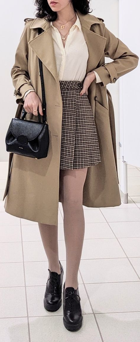 Dark Beige Trench Coat Outfit, Trench Coat Skirt Outfit, Beige Raincoat Outfit, Nude Coat Outfit, Plaid Trench Coat Outfit, White Trench Coat Outfit, Wrap Coat Outfit, Brown Trench Coat Outfit, Trench Coats Women Outfit