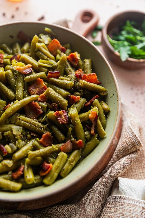 Roadhouse Green Beans Copycat, Roadhouse Green Beans, Texas Roadhouse Green Beans, Pork And Green Beans, Pork Stir Fry Recipes, The Best Green Beans, Southern Side Dishes, Southern Greens, Candied Sweet Potatoes