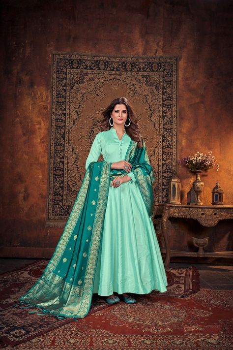 Plain Anarkali Suits, Long Anarkali Dress, Contrast Dupatta, Silk Anarkali Suits, Silk Anarkali, Gown Suit, Party Wear Gown, Kurti Designs Latest, Salwar Kamiz