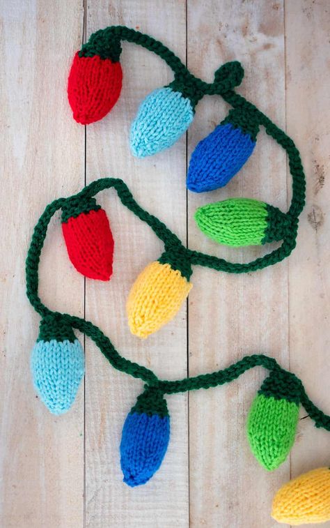 String Christmas Lights Knitting Pattern - Holiday Knitting Patterns, Christmas Toy Knitting Patterns, Christmas Knits, Christmas Knitting Projects, Knit Christmas Ornaments, Christmas Knitting Patterns Free, Amigurumi Christmas, Winter Things, Christmas Knitting Patterns