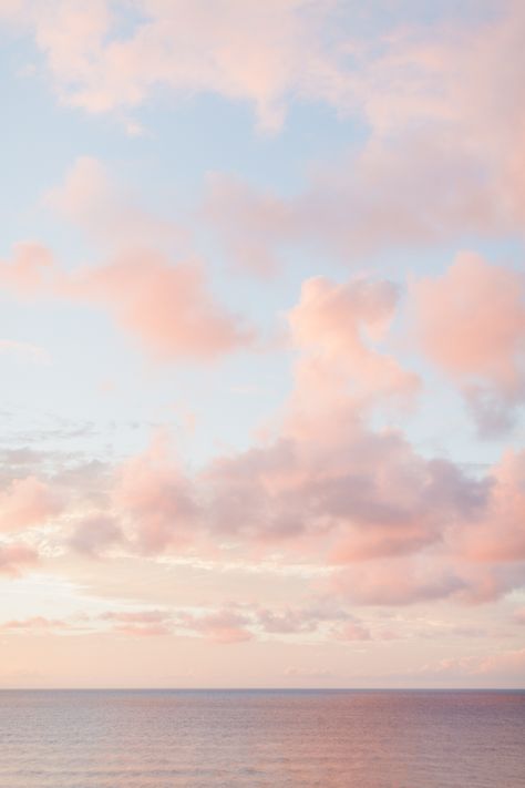 Kunstjournal Inspiration, App Ikon, Icons Pink, Wallpaper Estetika, Sky Pink, Hawaii Photographer, Macbook Wallpaper, View Photo, Pretty Sky