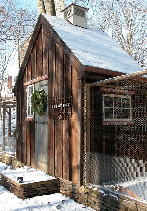 Hen Houses, Chicken Cottage, Chicken Houses, Chicken Coup, Coop Ideas, Coop Design, Chicken Coop Designs, Building A Chicken Coop, Keeping Chickens