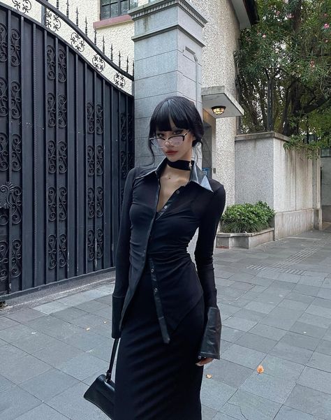 Silk Dress With Belt, Office Siren Fashion, Office Siren Hair, Office Siren Hairstyle, Siren Office Aesthetic, Corpcore Office Siren, Bossy Aesthetic, Siren Office Outfit, Office Siren Outfit